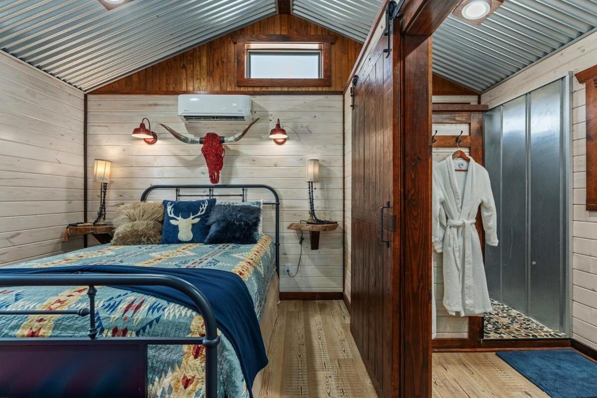 Rockin' R - Morning Star Cabin Фредериксберг Экстерьер фото