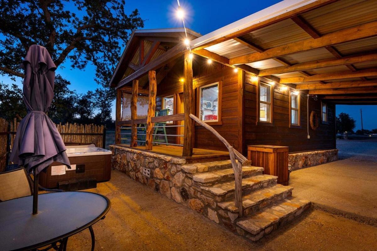 Rockin' R - Morning Star Cabin Фредериксберг Экстерьер фото