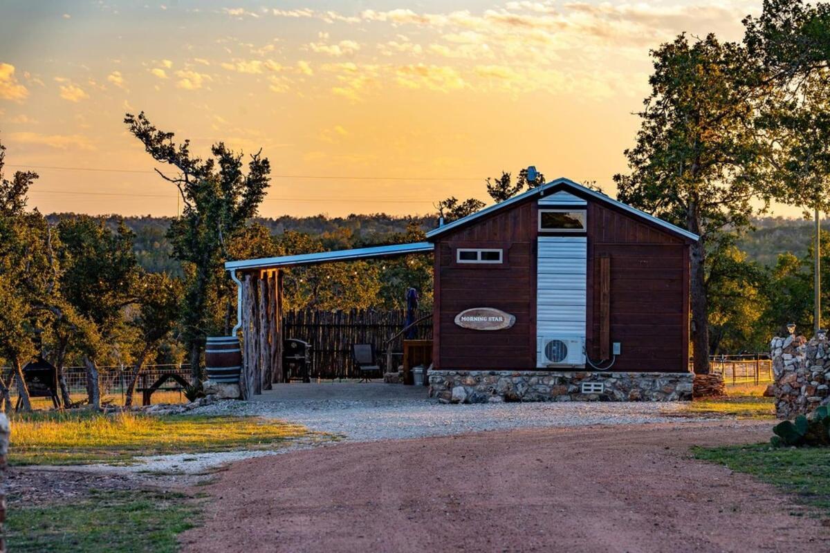 Rockin' R - Morning Star Cabin Фредериксберг Экстерьер фото
