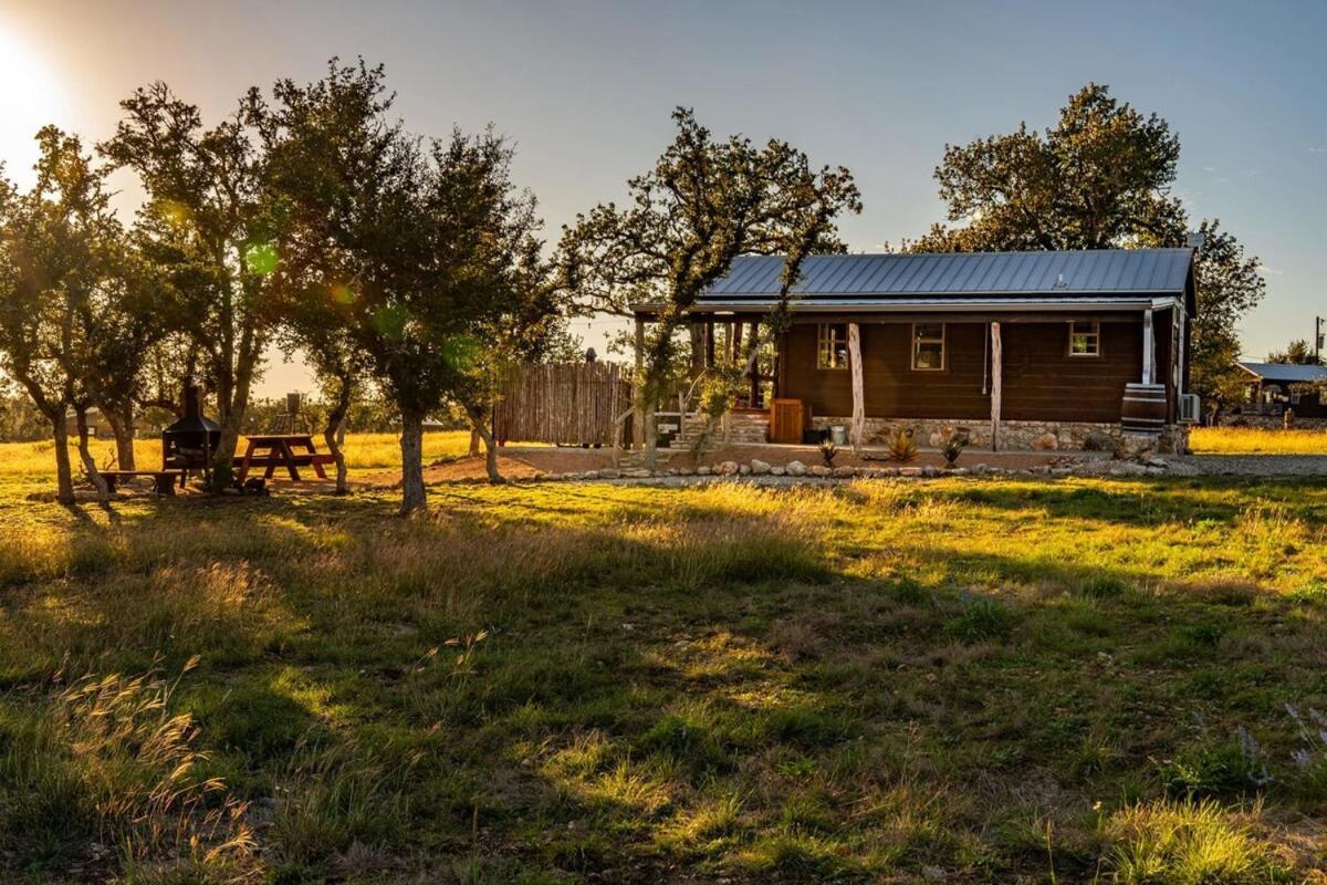 Rockin' R - Morning Star Cabin Фредериксберг Экстерьер фото