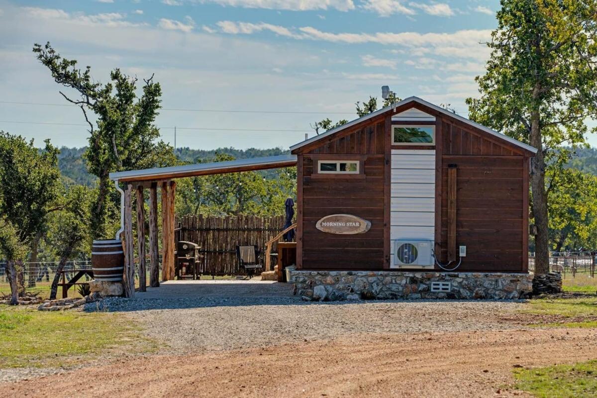 Rockin' R - Morning Star Cabin Фредериксберг Экстерьер фото