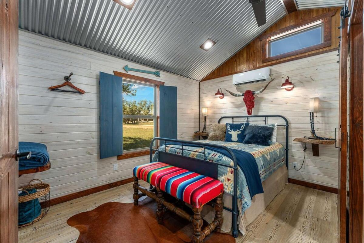 Rockin' R - Morning Star Cabin Фредериксберг Экстерьер фото