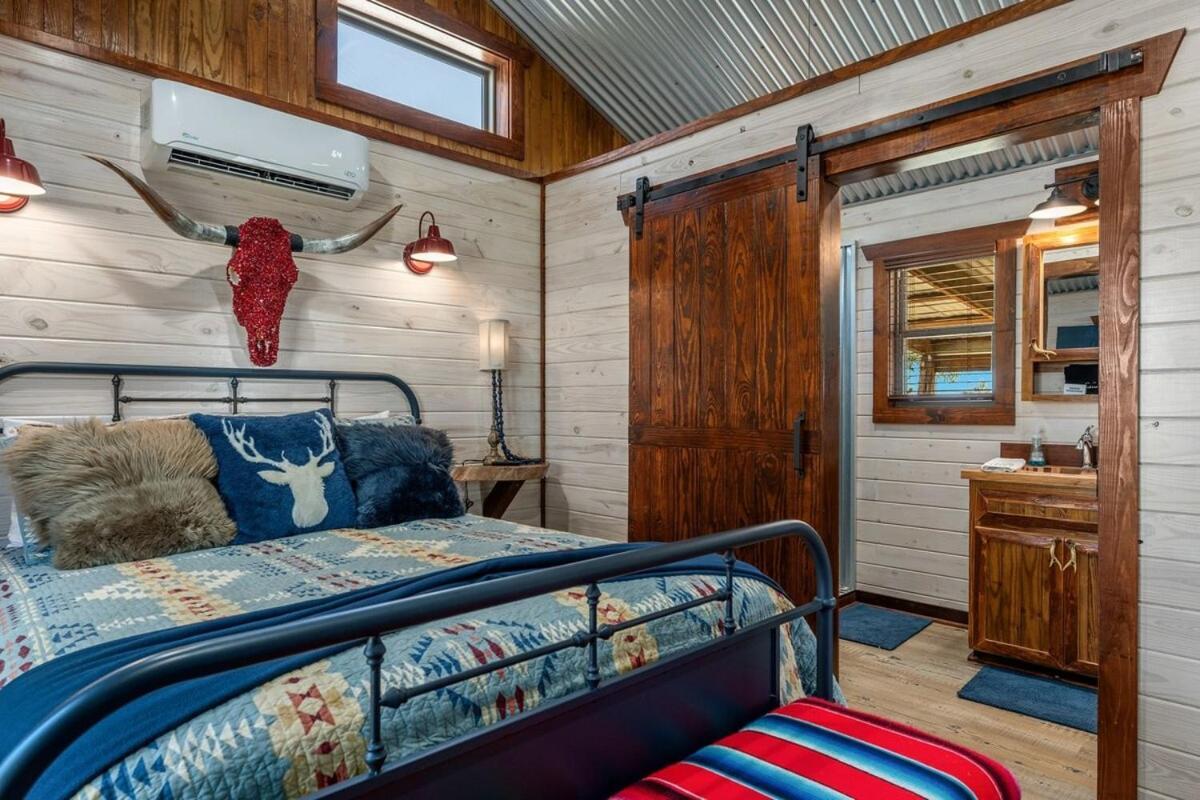 Rockin' R - Morning Star Cabin Фредериксберг Экстерьер фото