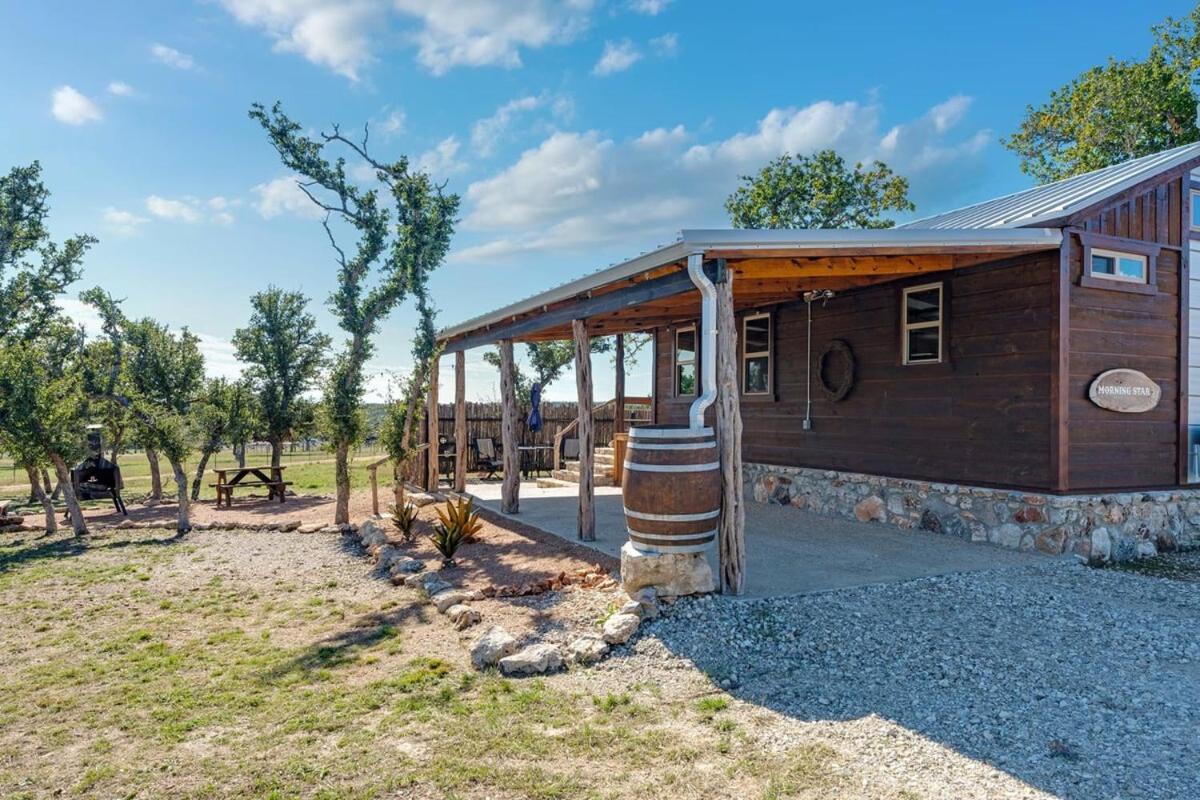 Rockin' R - Morning Star Cabin Фредериксберг Экстерьер фото